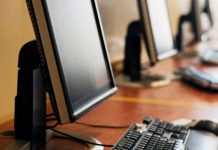 Doar 14 elevi gorjeni au cerut bani de la stat pentru calculatoare