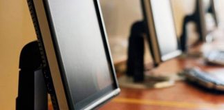 Doar 14 elevi gorjeni au cerut bani de la stat pentru calculatoare