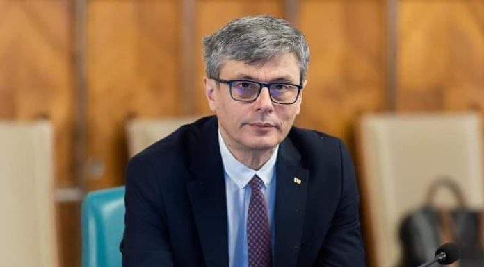 Virgil Popescu, ”groparul” CEO, atacat pe Facebook de minerii și energeticienii din Gorj