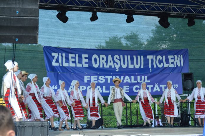 zilele comunei ticleni