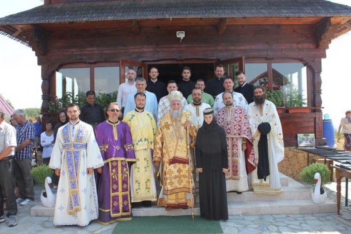 MITROPOLITUL OLTENIEI, ÎPS ACAD. DR. IRINEU, VASLUJI, DE HRAMUL SF. PROOROC ILIE LA SCHITUL DIN DOBRIȚA, GORJ