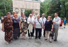 Bucuria reîntâlnirii, la 57 de ani de la terminarea liceului!(2) – ,,În liceu, cu puritatea copilului şi a vârstei copilăriei, am legat prietenii curate, neconvertite, care au dăinuit până azi”!