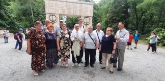 Bucuria reîntâlnirii, la 57 de ani de la terminarea liceului!(2) – ,,În liceu, cu puritatea copilului şi a vârstei copilăriei, am legat prietenii curate, neconvertite, care au dăinuit până azi”!