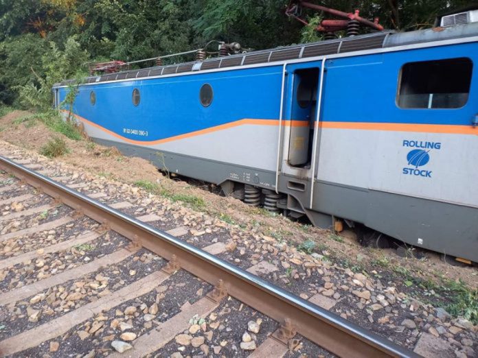 Deraiere-Gura-Motrului-1-696x522