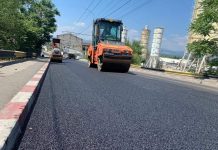 Primul tronson! Se asfaltează pe strada Ciocârlău