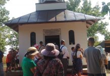 Mitropolitul Olteniei a sfinţit în comuna Scoarţa (Gorj) o nouă Casă a Lui Dumnezeu, într-un loc de poveste (I) – ,,O biserică este construită pentru oameni, pentru că Dumnezeu doreşte ca să locuiască în mijlocul nostru”!