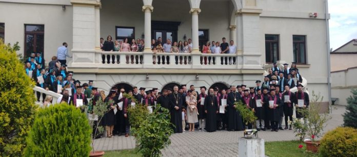 absolventi teologie1