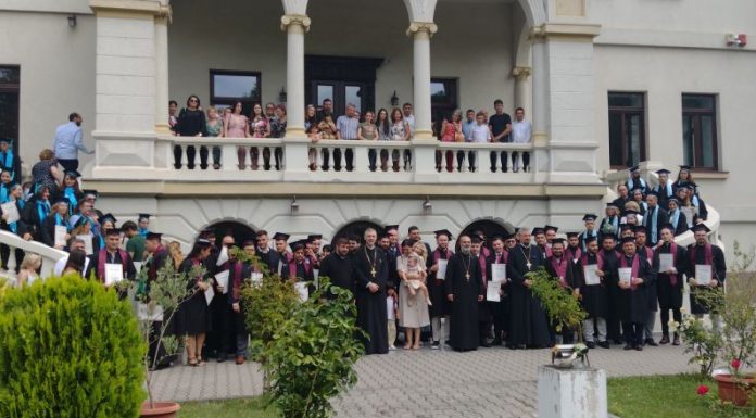 Festivitate de absolvire la Facultatea de Teologie Ortodoxă din Craiova