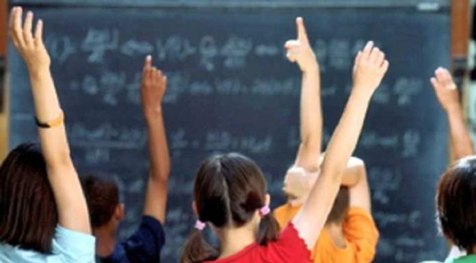 Burse de 3.000 de lei pentru elevi