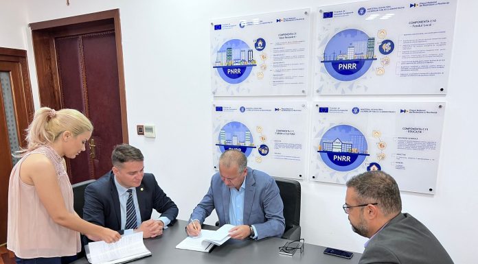 Contracte semnate pentru spitalele de la Dobrița și Târgu-Jiu