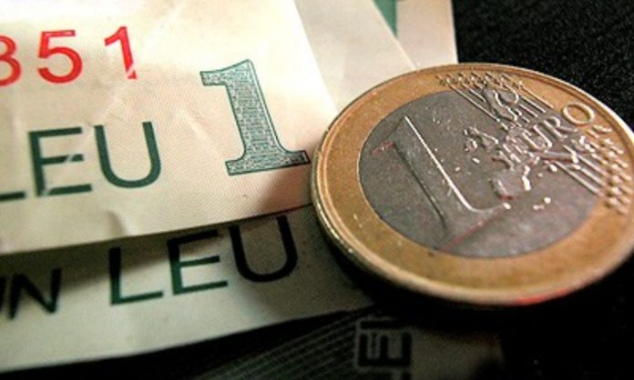 Un euro va depăși 5 lei