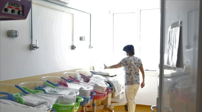 O tânără refugiată din Ucraina a născut la Târgu-Jiu. Soțul, soldat la Donetsk. „Nu știu când o să ne revedem”