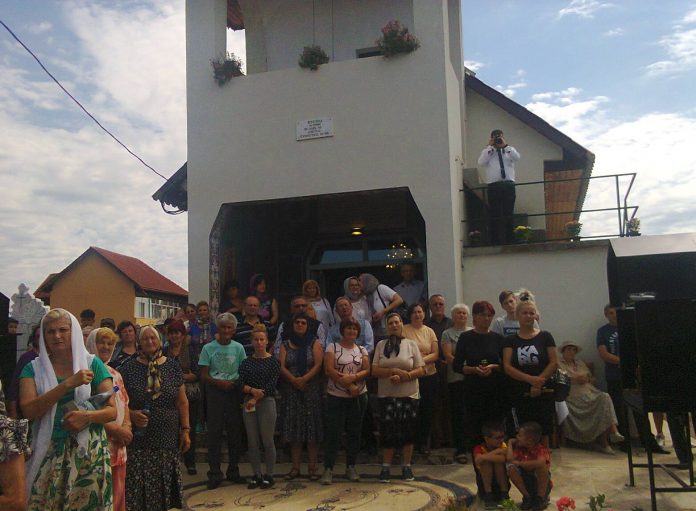 Mitropolitul Olteniei a sfinţit în Gorj o nouă Casă a Lui Dumnezeu (I) – ,,Îl preamărim pe Dumnezeu, pentru că El este Cel care sălăşluieşte în Casa Sa, adică, în biserică”!