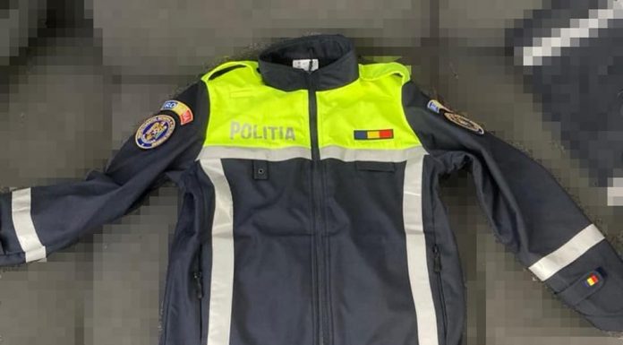 Critică noile uniforme ale poliției