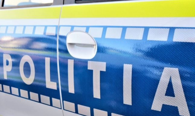 Doi adolescenți, arestați pentru lipsire de libertate și tâlhărie