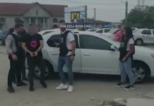 VIDEO: Prins în flagrant când îi lua banii fostei iubite pe care o șantajase