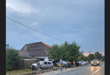 Târgu Jiu: Un șofer de 19 ani a intrat, cu viteză, în trei mașini