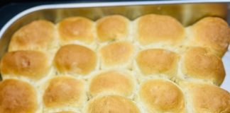 Rețeta săptămânii – Bucătăria lui Fabi: Buchteln (gogoși) austriece cu dulceață de caise !