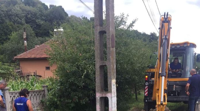 Avarie la conducta de apă ce alimentează Ploștina