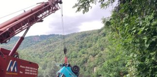 VIDEO: S-a răsturnat cu TIRUL în Defileu! Circulație blocată, cu orele!