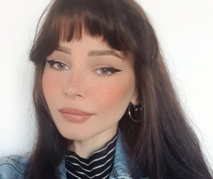 Scurt Eseu la o icoană – ,,Am pictat cu sufletul şi cu mintea mea, Icoana Maicii Domnului cu Pruncul Sfânt”!