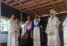 Mitropolitul Olteniei a sfinţit în comuna Scoarţa (Gorj) o nouă Casă a Lui Dumnezeu, într-un loc binecuvântat (II) – ,,Cei care s-au botezat, cei care s-au cununat şi apoi s-au înmormântat în jurul sfânt locaşului acestuia sunt mărturie peste veacuri despre existenţa şi dăinuirea credinţei noastre ortodoxe în aceste meleaguri”!
