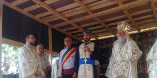 Mitropolitul Olteniei a sfinţit în comuna Scoarţa (Gorj) o nouă Casă a Lui Dumnezeu, într-un loc binecuvântat (II) – ,,Cei care s-au botezat, cei care s-au cununat şi apoi s-au înmormântat în jurul sfânt locaşului acestuia sunt mărturie peste veacuri despre existenţa şi dăinuirea credinţei noastre ortodoxe în aceste meleaguri”!