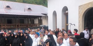 Mănăstirea Tismana şi-a sărbătorit marele Hram «Adormirea Maicii Domnului»(II) – Maica Domnului ne dă la fiecare în parte din harul său care este de la Duhul Sfânt, pentru că s-a pogorât Duhul Sfânt asupra sa, la Bunavestire”!