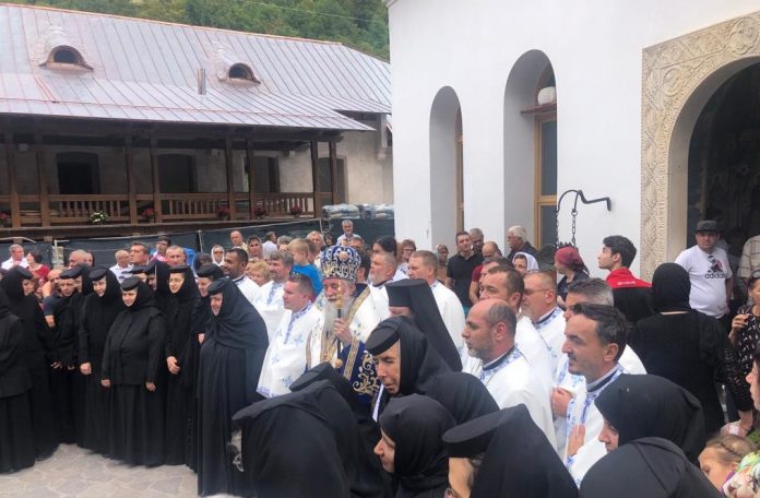 Mănăstirea Tismana şi-a sărbătorit marele Hram «Adormirea Maicii Domnului»(II) – Maica Domnului ne dă la fiecare în parte din harul său care este de la Duhul Sfânt, pentru că s-a pogorât Duhul Sfânt asupra sa, la Bunavestire”!