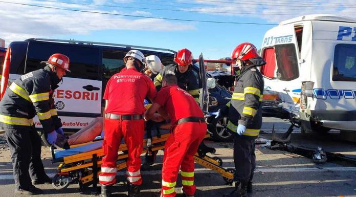 Accident la Bâlteni – Doi tineri au ajuns la spital