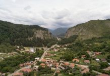 Drum consolidat după o alunecare de teren