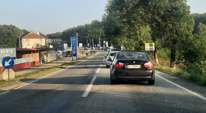 Coadă la Drăgoieni – Poliția rutieră verifică zeci de șoferi