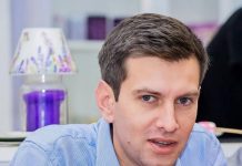 Ministrul Rafila a acordat primul ajutor secretarului de stat care a leșinat în ședința de Guvern