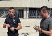 Abandonat pe peronul gării! Regăsit de frate după 30 de ani!