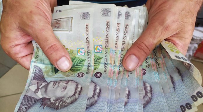 Angajații din Gorj, în top salarii