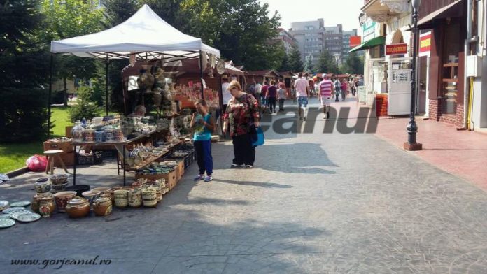 Târgul meșterilor populari începe vineri la Târgu-Jiu