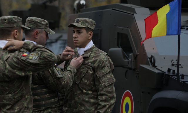 Pregătiri de război? Stagiu militar gratuit pentru tinerii de până în 35 de ani