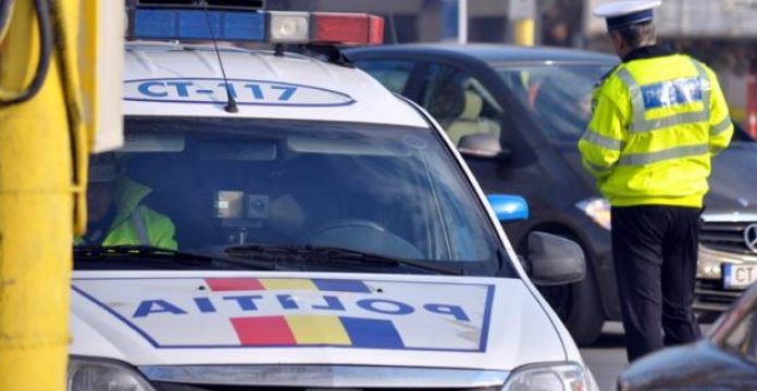 Circula cu permisul anulat de mai bine de 10 ani. Cum a fost prins!
