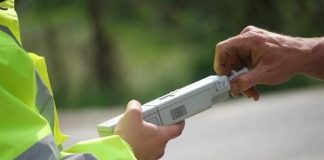 A condus băut și cu permisul anulat de aproape 6 ani