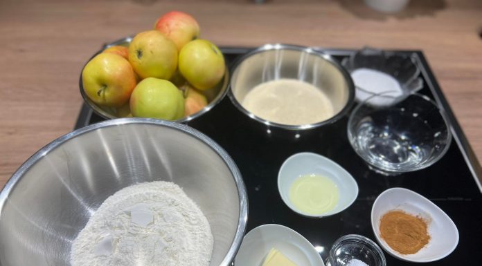 Rețeta săptămânii – Bucătăria lui Fabi: Ștrudel cu mere, original austriac