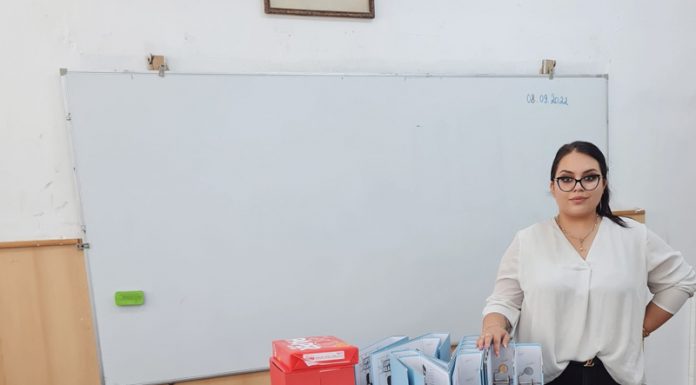 Copiii de la Școala Gimnazială ,,Voievod Litovoi” au primit cadou rechizitele pentru noul an școlar