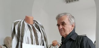 Costume populare vechi, de peste 100 de ani, la muzeul din Tismana