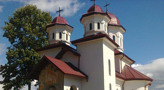 Mitropolitul Olteniei a sfinţit noua biserică din Parohia Drăguţeşti, Gorj – ,,Biserica este locul răsplătirii, este locul dăruirii, este locul hranei noastre duhovniceşti”!