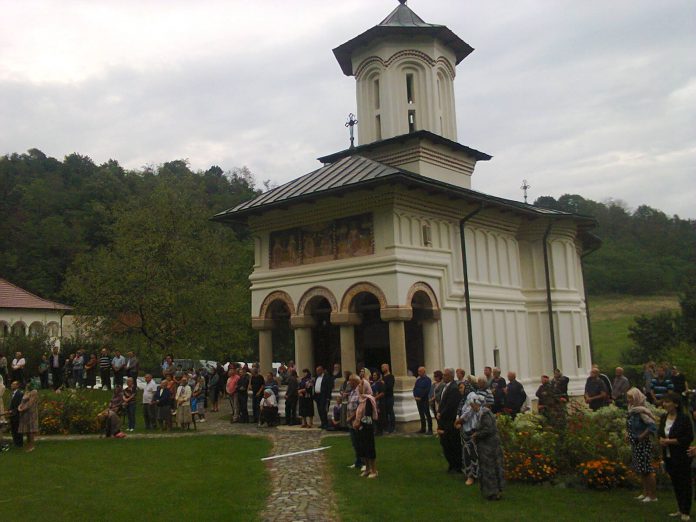 Mănăstirea de la Târgu-Logreşti şi-a sărbătorit hramul (II) – ,,Odată cu cinstirea Preasfintei Născătoare de Dumnezeu, îi cinstim și pe părinții ei, Ioachim și Ana”!