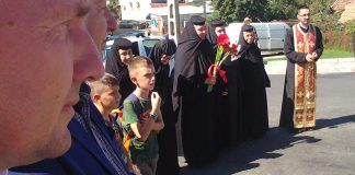 Înălţarea Sfintei Cruci în Oraşul Târgu-Cărbuneşti! – ,,Crucea este «arma» de biruinţă împotriva diavolului, este «arma» cu care noi, creştinii, trebuie să ne înarmăm, atunci când vrem să luptăm cu ispitele vieţii acesteia”!