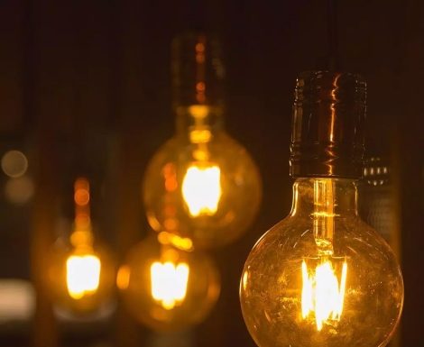 Cu cât a scăzut consumul de energie electrică