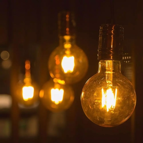 Cu cât a scăzut consumul de energie electrică