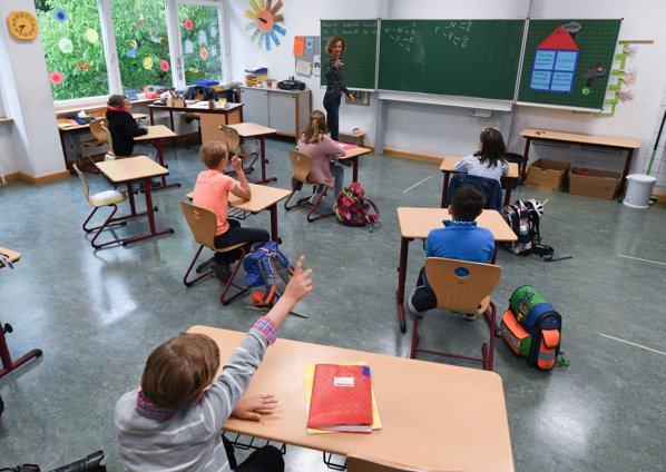 Elementary schools reopen in German state Hesse