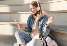 Jachete la modă pentru femei – descoperă ce să porți când temperatura de afară scade