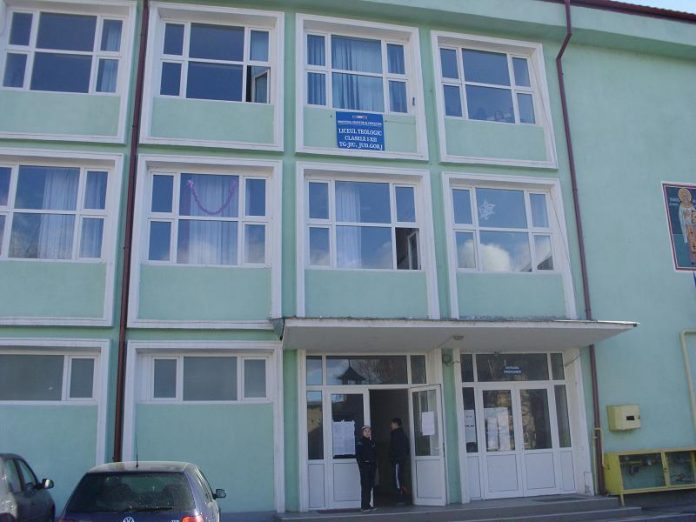 Angajare la un liceu din Târgu-Jiu